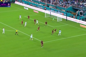 我太难了！劳塔罗门前三连击不进