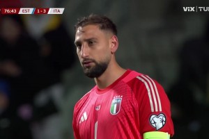 逆天送礼！多纳鲁马门前摘球脱手送大礼！爱沙尼亚扳回一城！