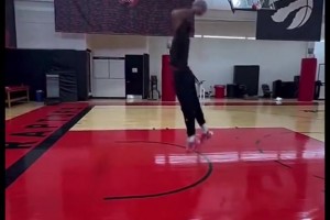 耐杀王！塔图姆晒自己大力灌框的视频，恢复得实在太神速了！