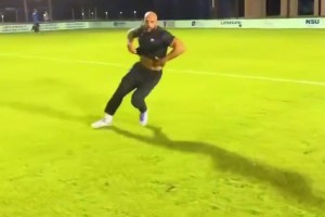 梅西保镖凌空抽射破门！这庆祝动作也太夸张了