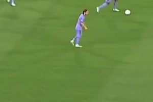 这就是典礼三中场！简单配合后直接打开进攻思路！