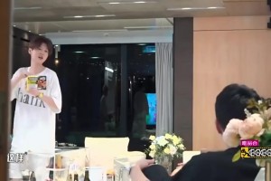 太狠了这球！胡桑诺夫：这就是英超的对抗吗？大哥们轻一点撞