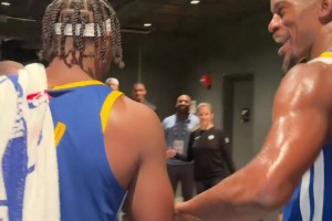 这哥俩关系是真好巴特勒&希尔德开心离场，有说有笑的