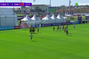 十分角！曾屹婕连场任意球破门，U17中国女足2-0厄瓜多尔