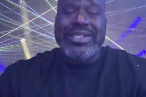 大鲨鱼竟然在唱“红日”？？？看得出来唱的充满感情