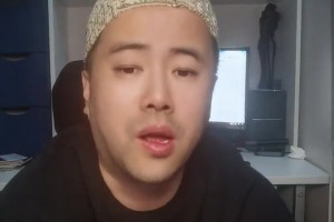 韩国归化国脚真狠啊❗️卡斯特罗普飞铲迪亚斯，裁判将其红牌罚下