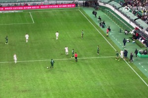 国安主场球迷：马宁马宁，世界第一