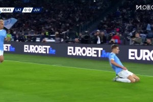 尤文落后！戴维头球回顶失误！巴什奇远射折射破门！