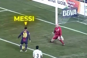 足坛首次！裁判忍受不了梅西残暴戏耍对手，判罚盘带犯规