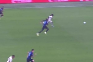 士别三日！国米官推：隆重介绍“拖后中卫”比塞克