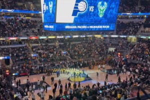 嘘声居多！（在步行者呆10年）特纳重返印城遭主场球迷狂嘘