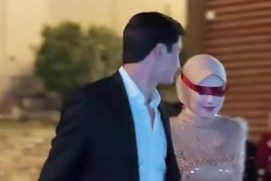 胡桑诺夫未婚妻此前结婚时还红带蒙眼？这是一点都不让人看到