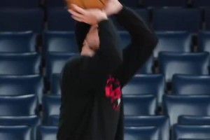 家有一老如有一宝！火箭杰夫·格林训练中纵情热舞！