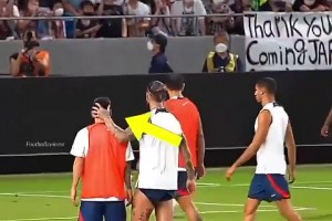 巴黎时期为数不多的温馨！梅西和拉莫斯巴黎时期就像老朋友一样！