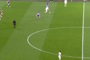 队草和B费的这次连线，和鲁尼传范佩西那次有异曲同工之妙