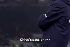 人格魅力初显现！国米官推晒齐沃进球庆祝合辑