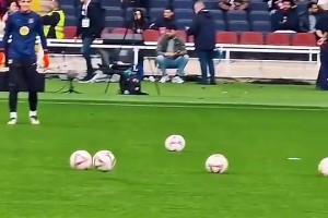 亚马尔的假动作究竟有多离谱？无论你做什么，仿佛都是错！