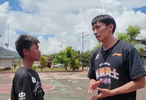 矣进宏帮助大山男孩：碎石扎向脚底却扎不破望向篮筐的目光