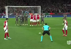 慢镜头，再看一遍赖斯的精彩任意球破门