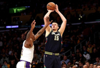 约基奇动作不美观？霍华德：我认为很华丽他是史上最佳中锋之一