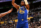 湖人勇士大战，一个超级球星再厉害，也打不过团队篮球