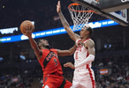 对飙战！火箭轰11-0夺回领先：杜兰特9中6轰14分，小史密斯爆发